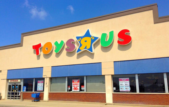 Toys R Us Owners Are Making A Fund For Former Employees
