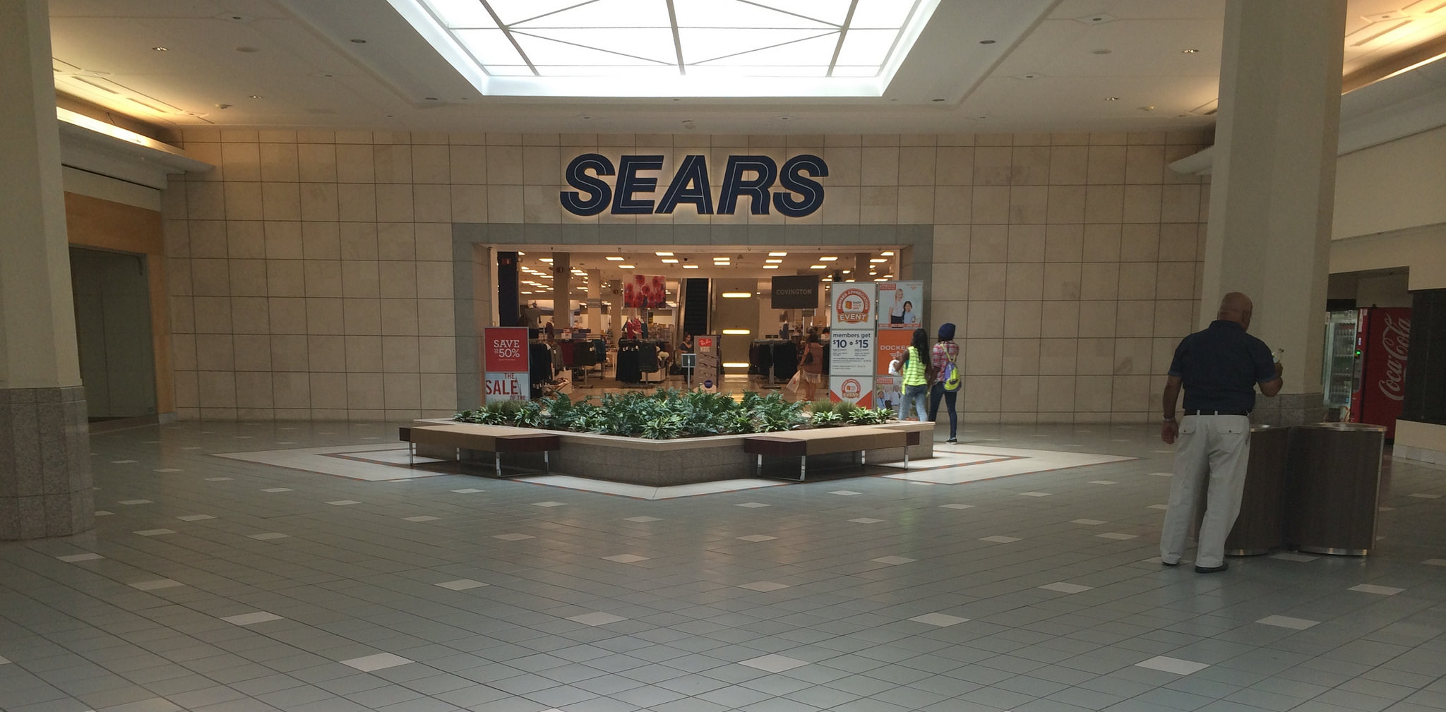 Sears Files For Bankruptcy, Making Another Rift In the Retail Industry