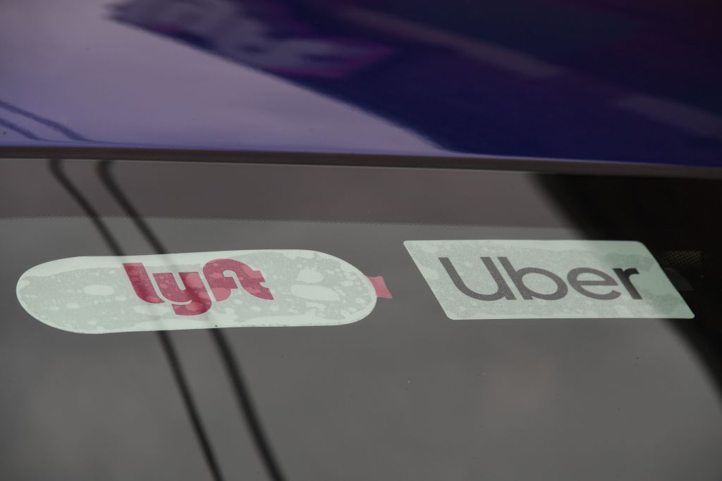 Uber, Lyft Threaten to Suspend Services In California Following Court Ruling