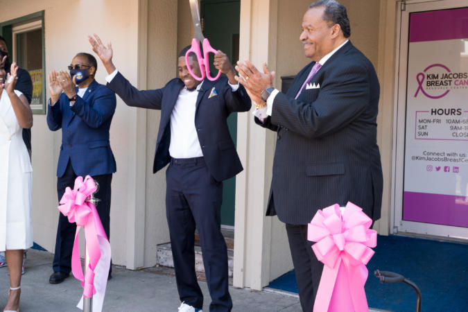 Akron Native Opens Ohio's First Black-Owned Breast Cancer Center In Honor Of His Late Mother