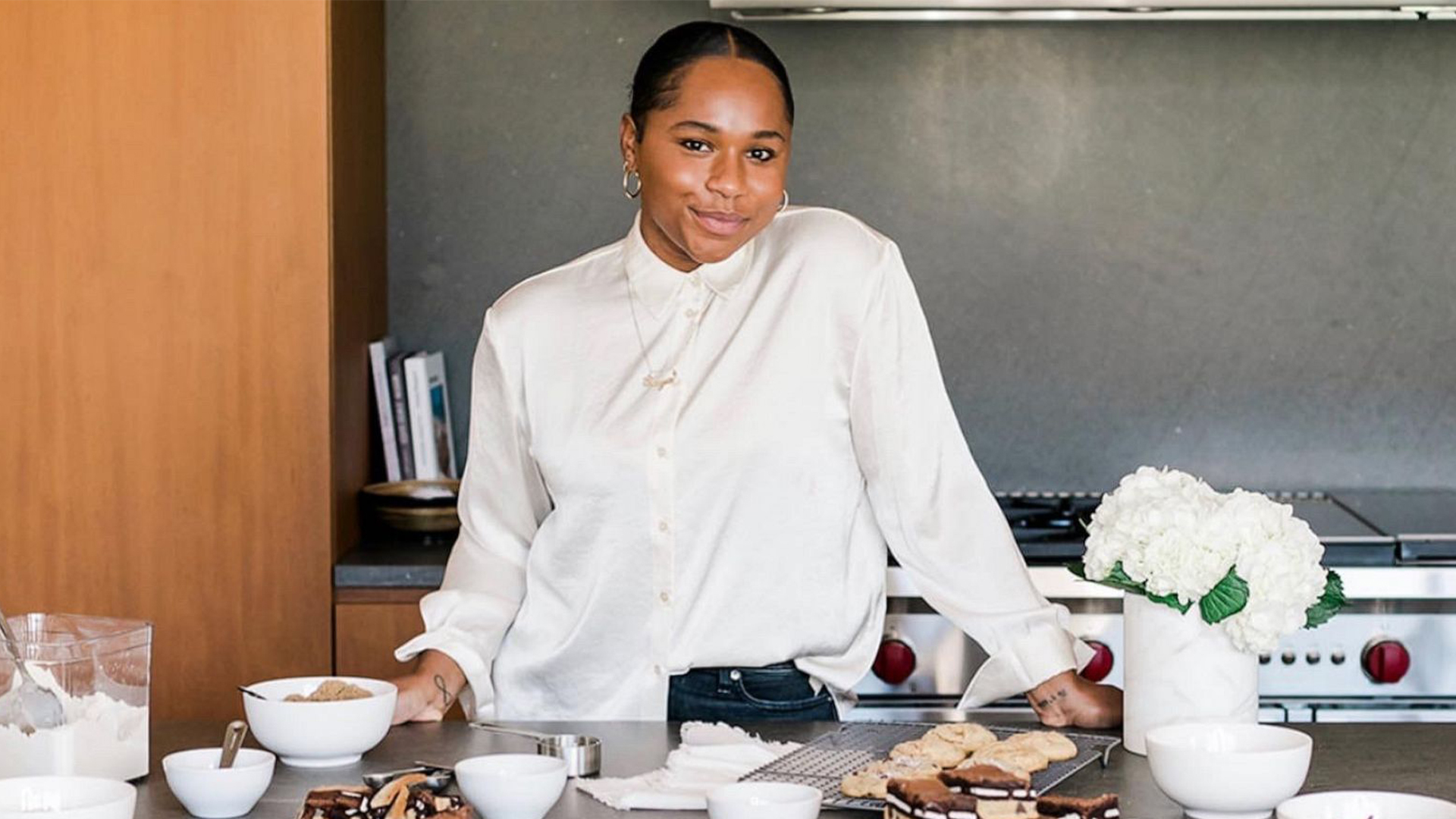 This 28-Year-Old's Pandemic Hobby Turned Into A Booming Bakery Business With Celebrity Clientele