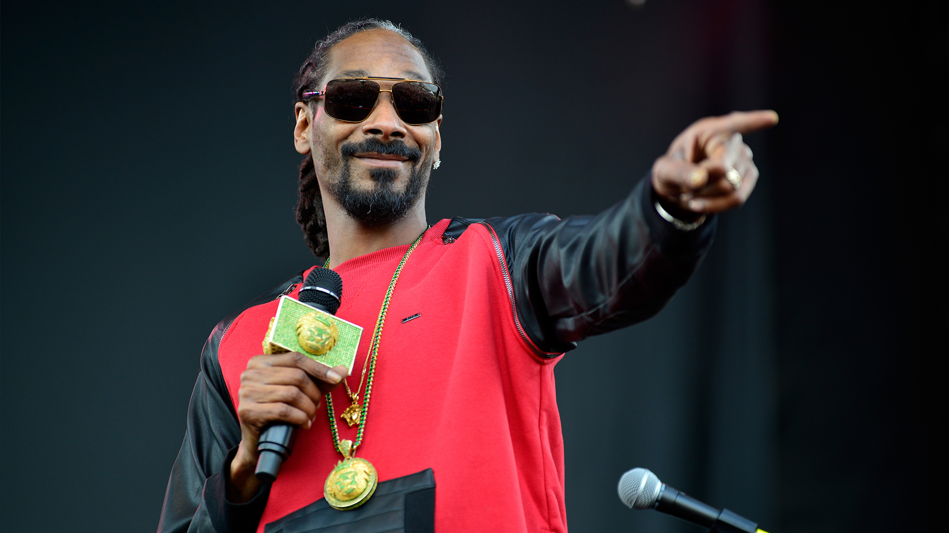 Snoop Dogg Confesses To Being The Face Behind One Of The Most Popular Twitter Accounts In The NFT World