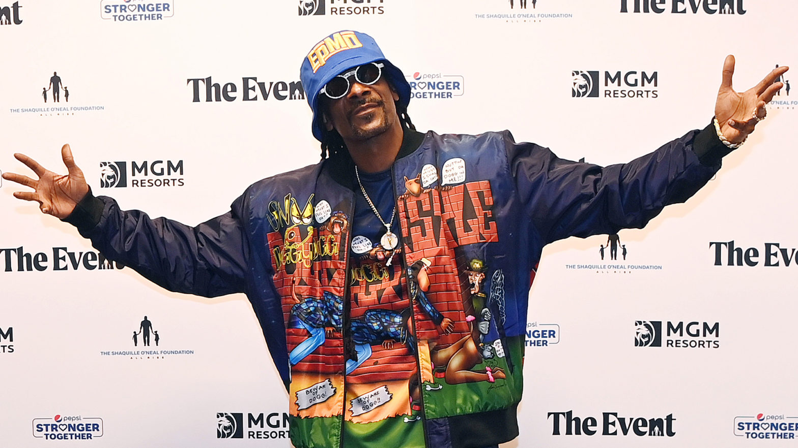 Snoop Dogg Unleashes His Own Pets Products Line Snoop Doggie Doggs