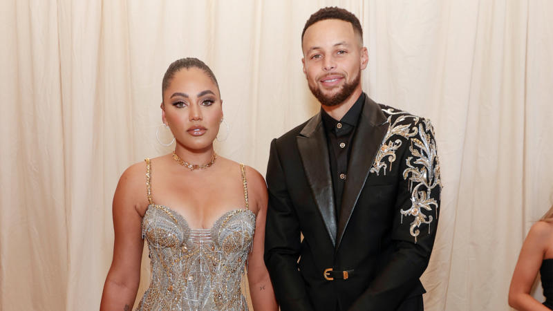 The Currys Plan To Install 150 Libraries In Oakland To Boost The Literacy Rate For Black And Latinx Youth