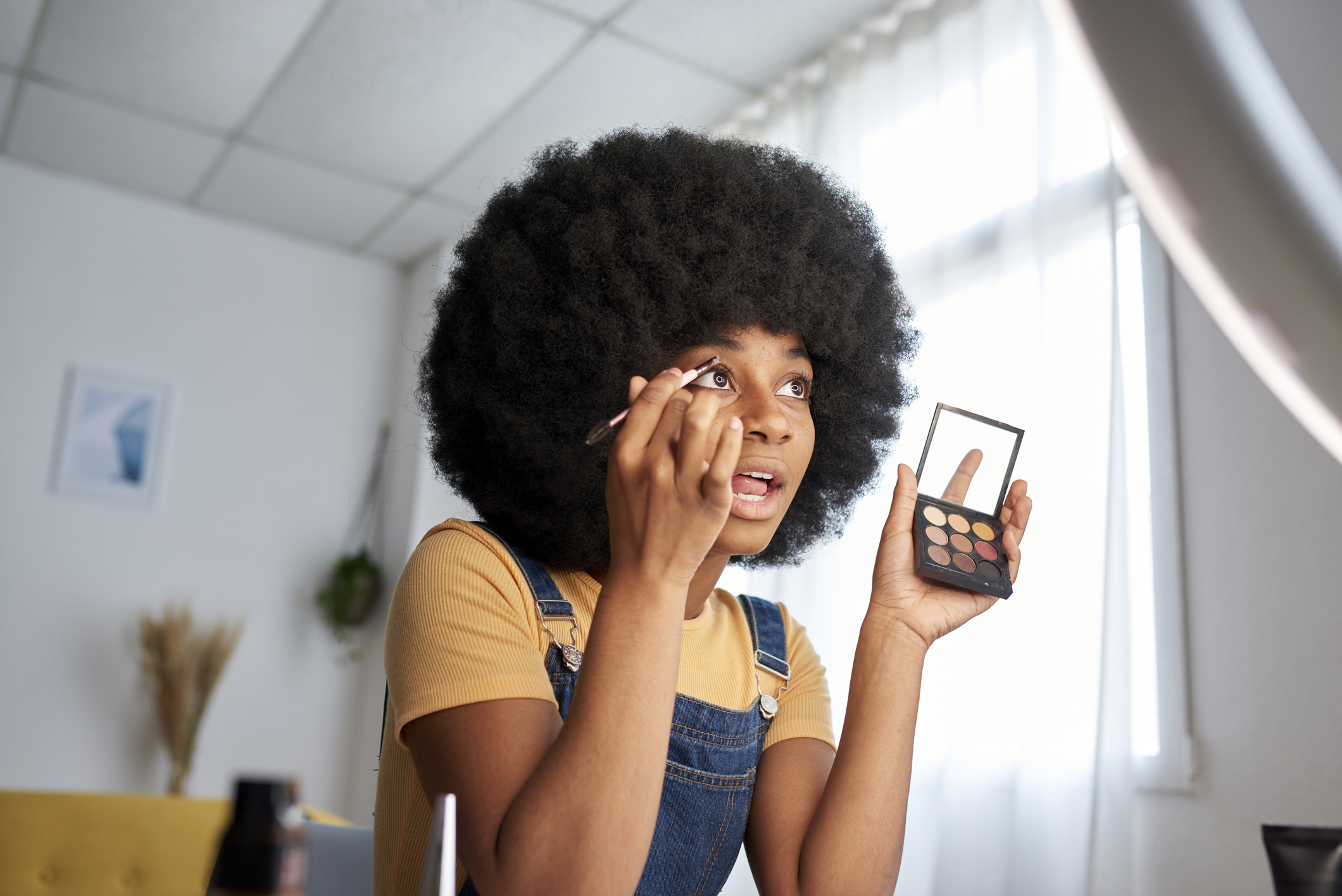 Meet Toye Onikoyi, The Creator Behind The Interactive Mirror That Allows You To Virtually Try On Products