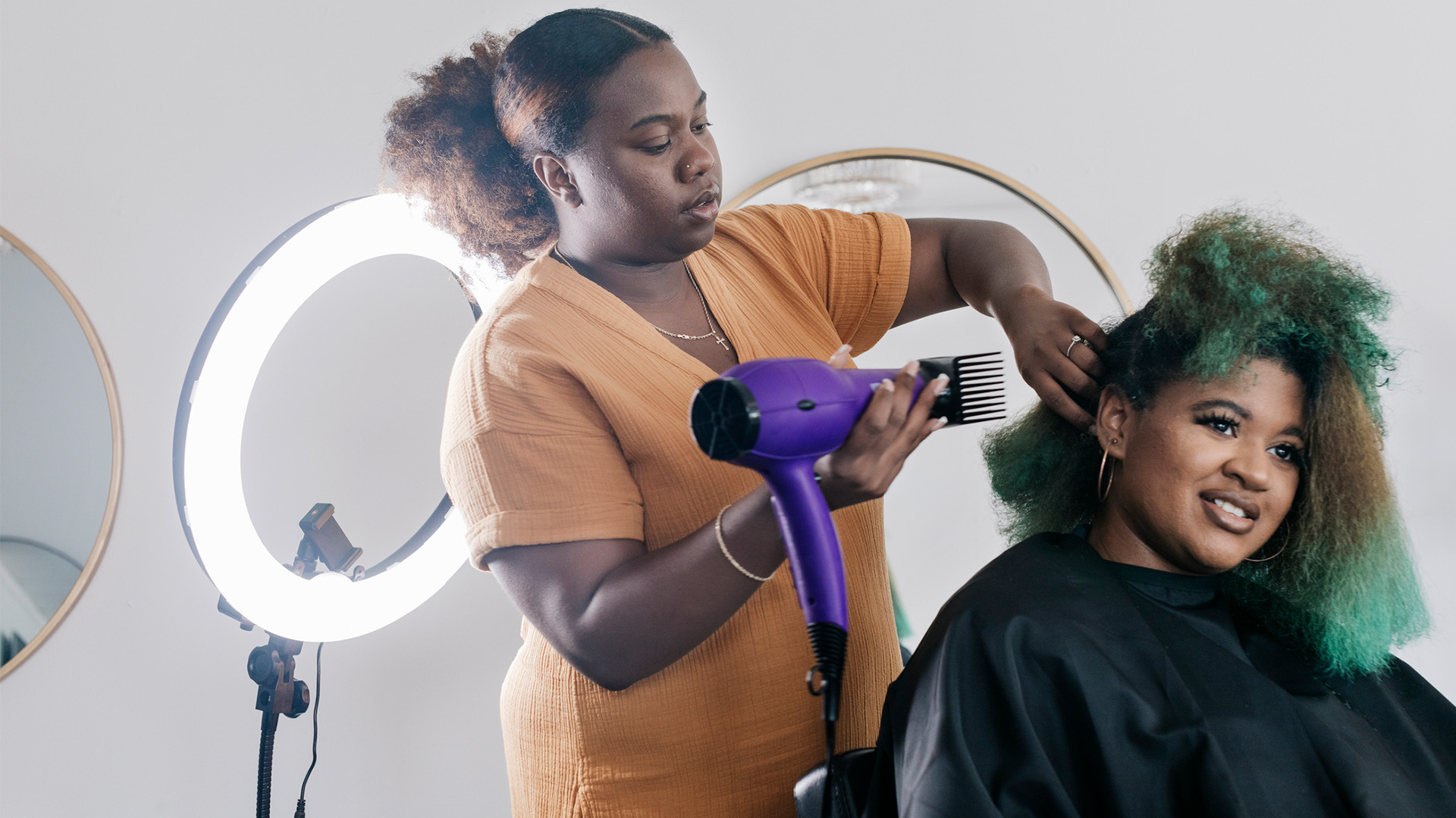A Black Woman Entrepreneur Opens A Salon And Spa In Louisville, KY, With A Goal Of Benefitting Her Fellow Entrepreneurs Who Are Just Starting Out