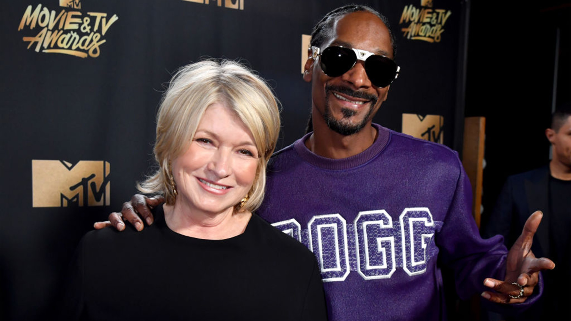 Martha Stewart Recalls The Business Lessons Learned From Snoop Dogg While Celebrating Their Best Buds Bags Selling Out Within 48 Hours Of Its Launch