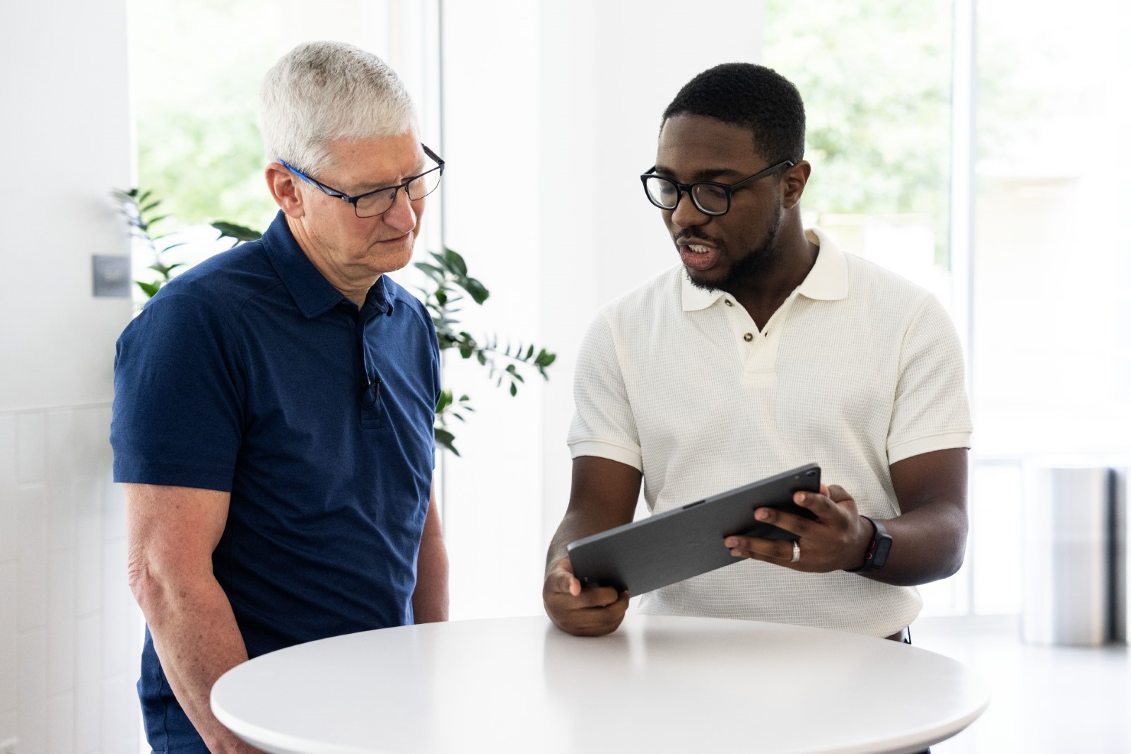 AJ Nettles Created An App To Help People Store Their Passwords And Received The Opportunity To Present It To Apple's CEO