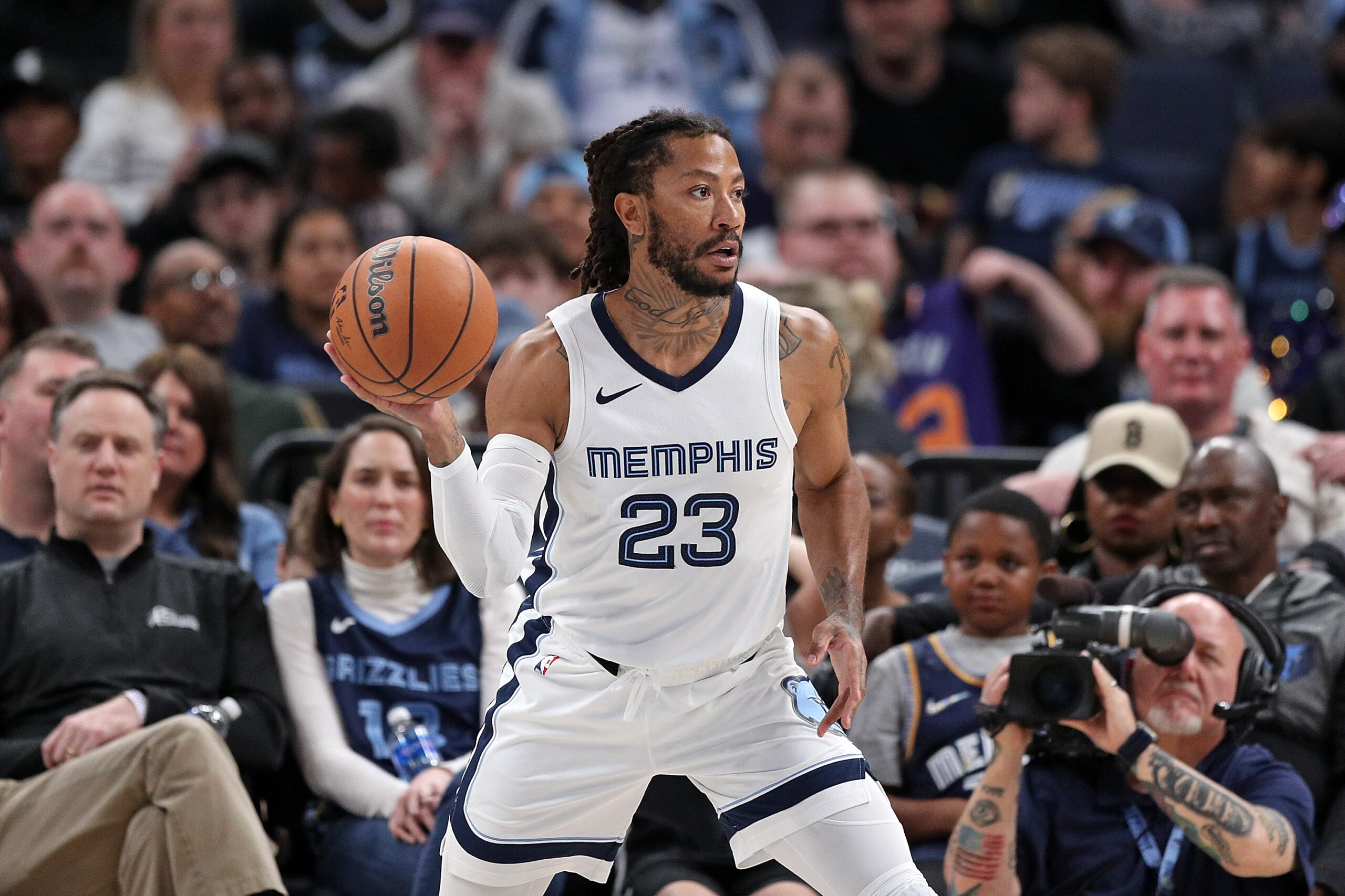 Derrick Rose Net Worth: A Look Into The Retired NBA Player's Life And  Career - AfroTech