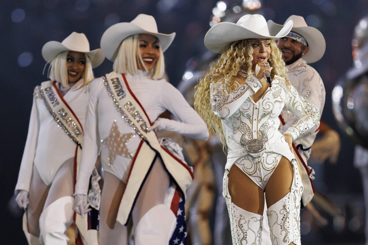 Beyonce' at Christmas Day halftime show