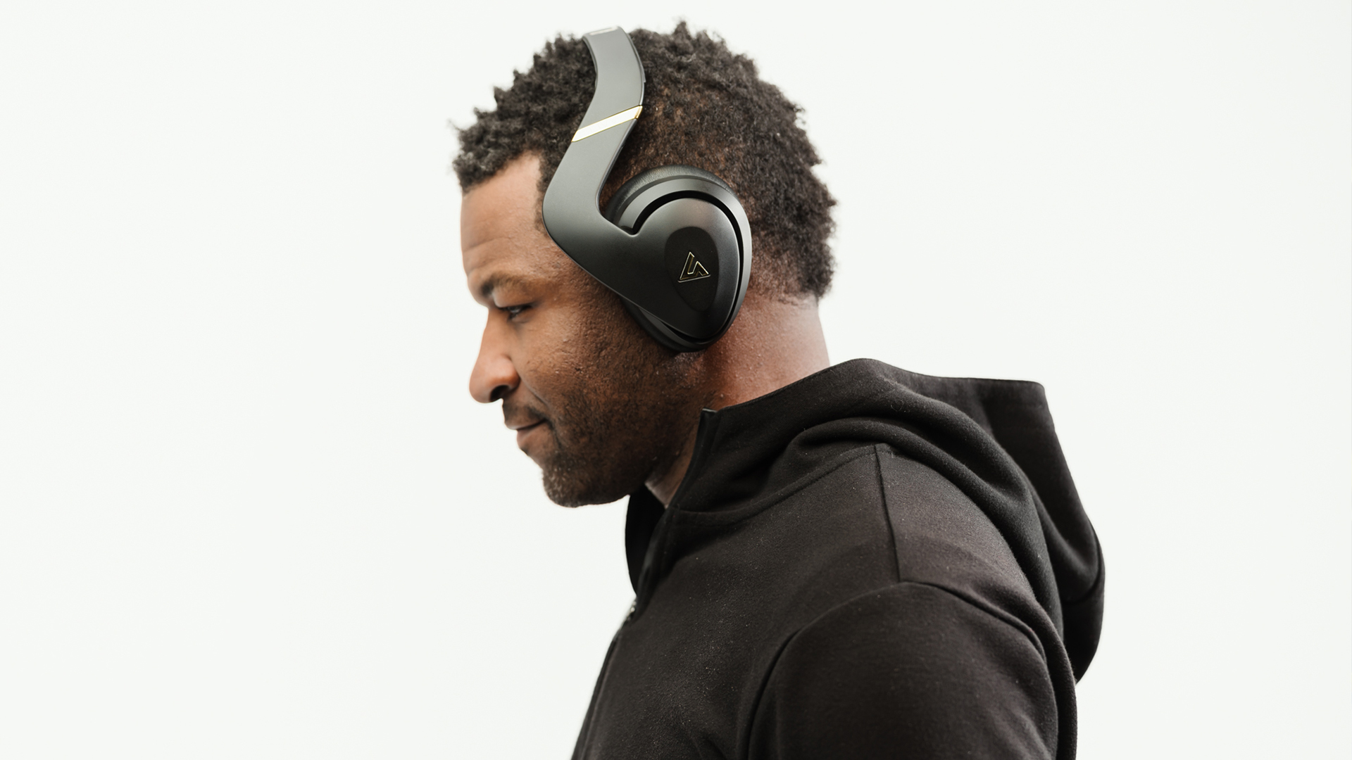 Former NFL Player Mark Clayton Has Raised $1M For High-Performing Headphones That Were Born From His Sketch While In Business School