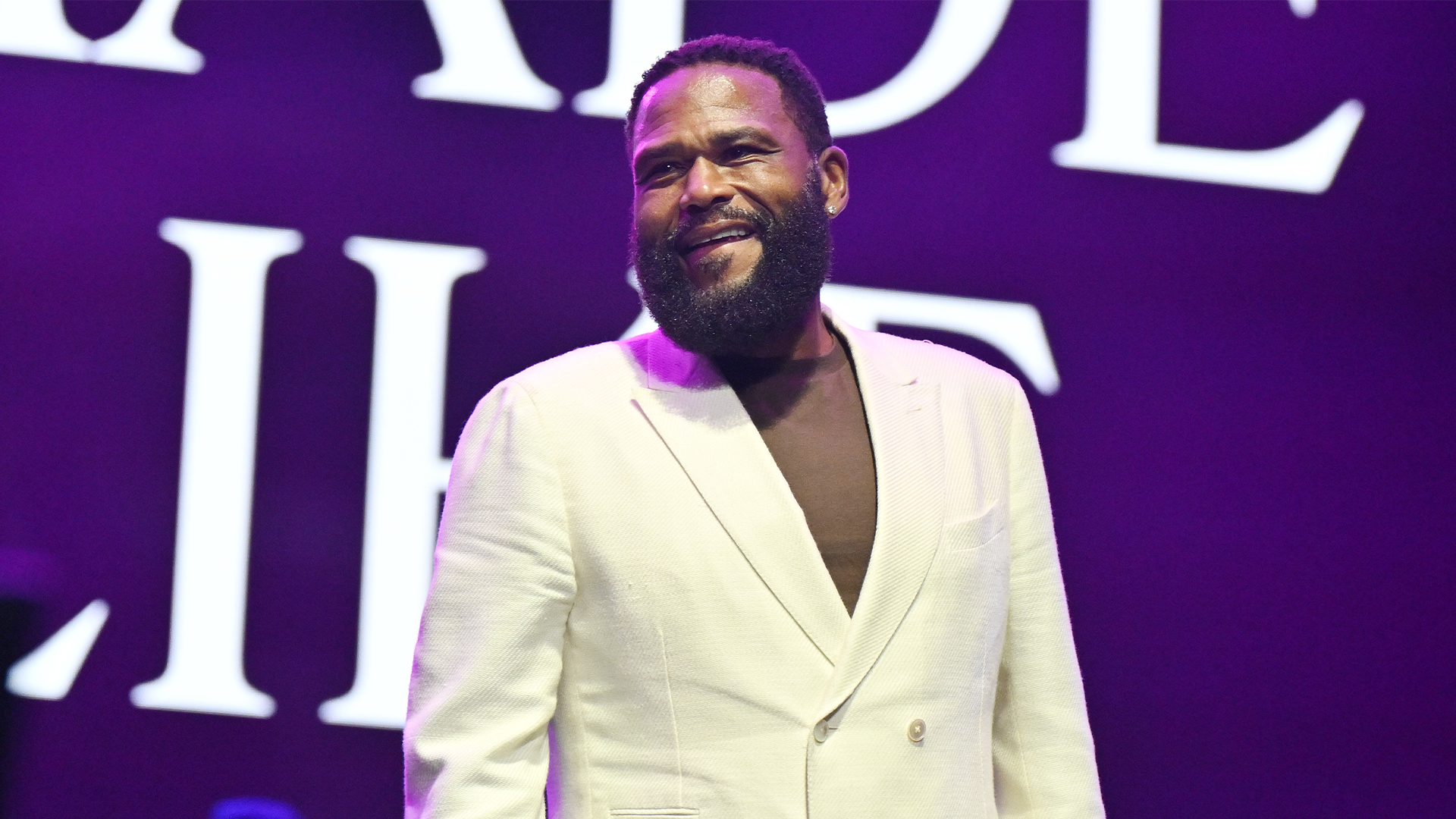 Anthony Anderson And Cedric The Entertainer Open Their BBQ Brand To A Storefront In An Outdoor Los Angeles Mall